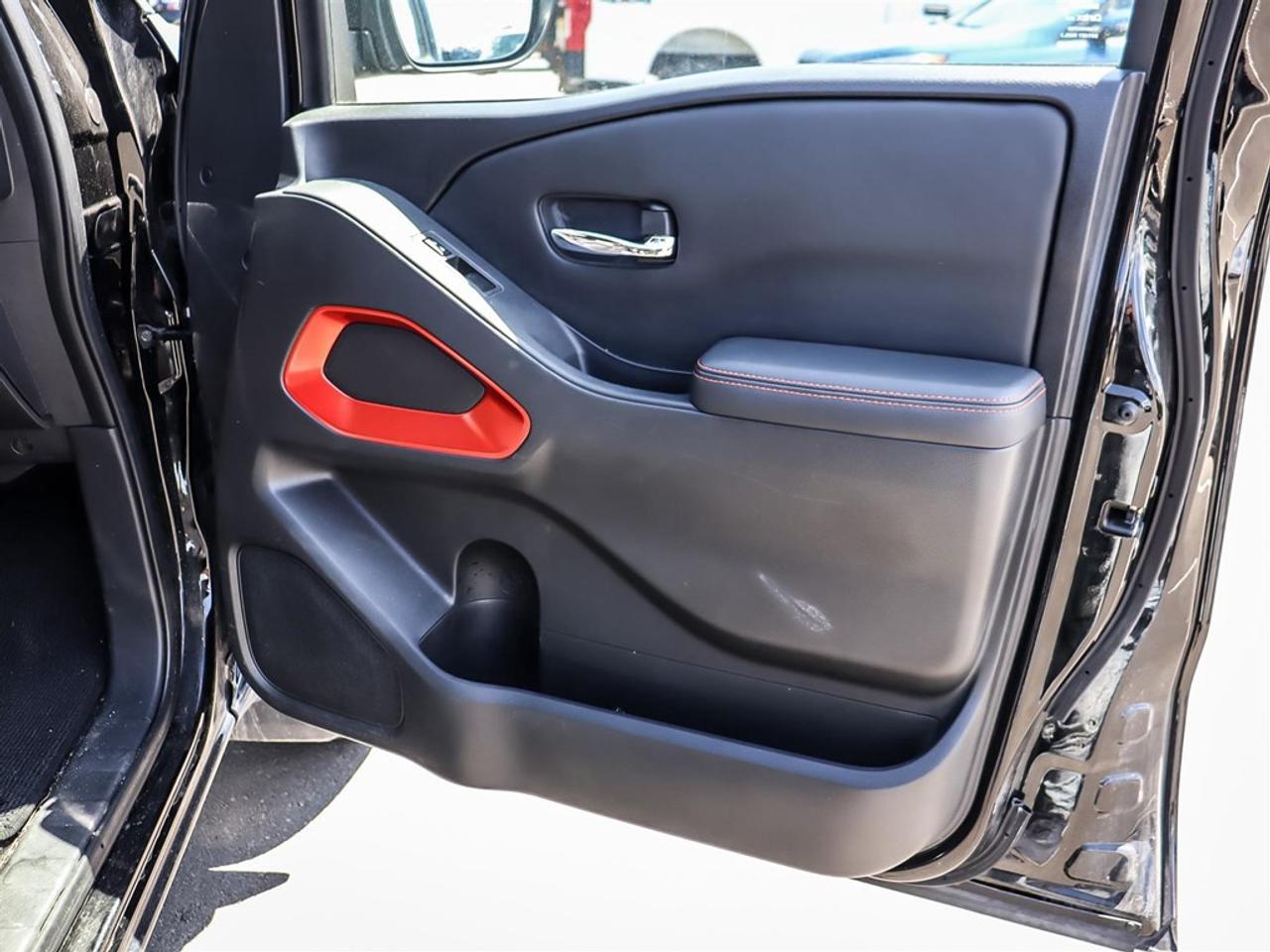 2023 Nissan Frontier Crew Cab PRO-4X Standard Bed 4x4 Photo