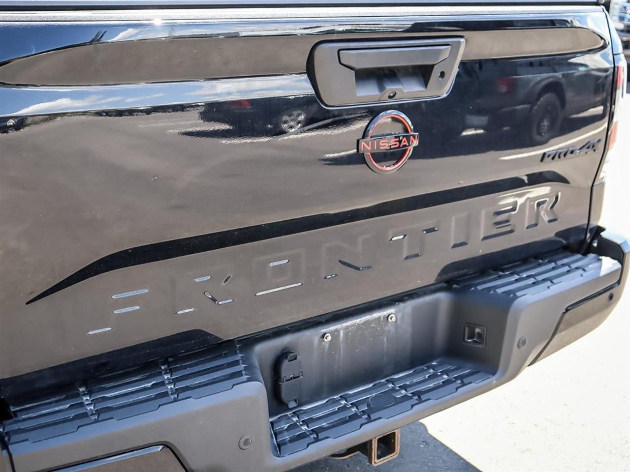 2023 Nissan Frontier Crew Cab PRO-4X Standard Bed 4x4 Photo