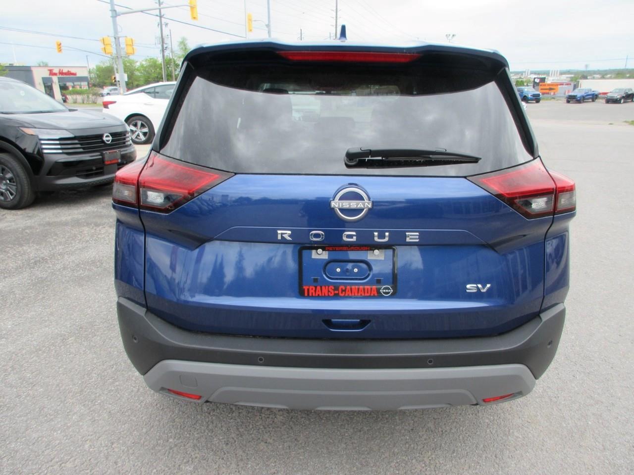 2022 Nissan Rogue SV Photo