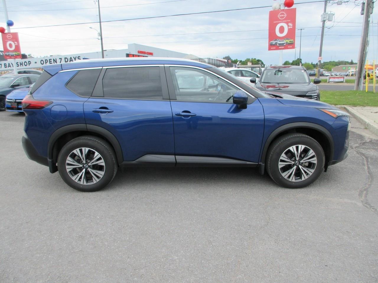 2022 Nissan Rogue SV Photo