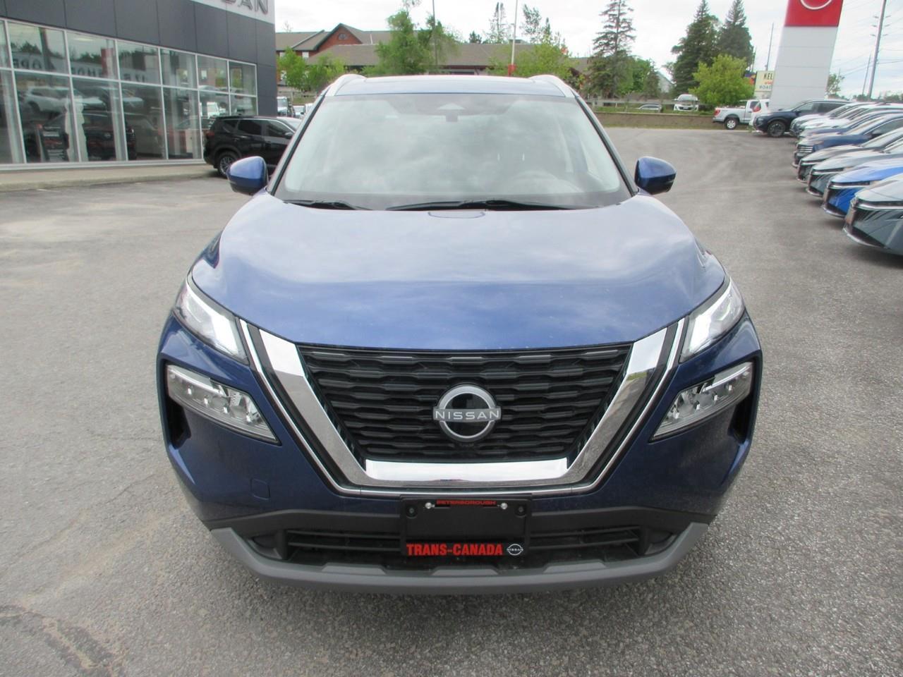 2022 Nissan Rogue SV Photo