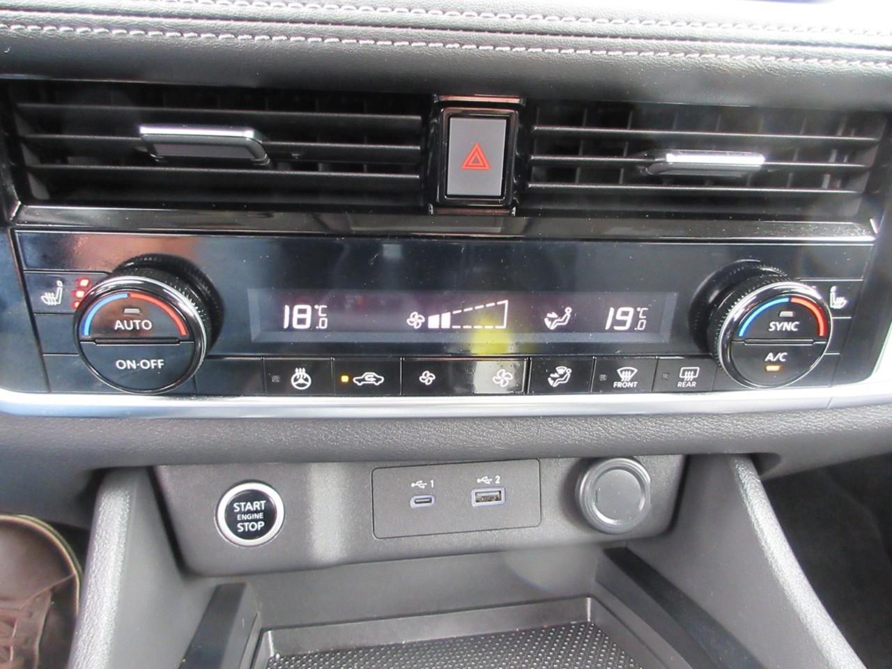2022 Nissan Rogue SV Photo