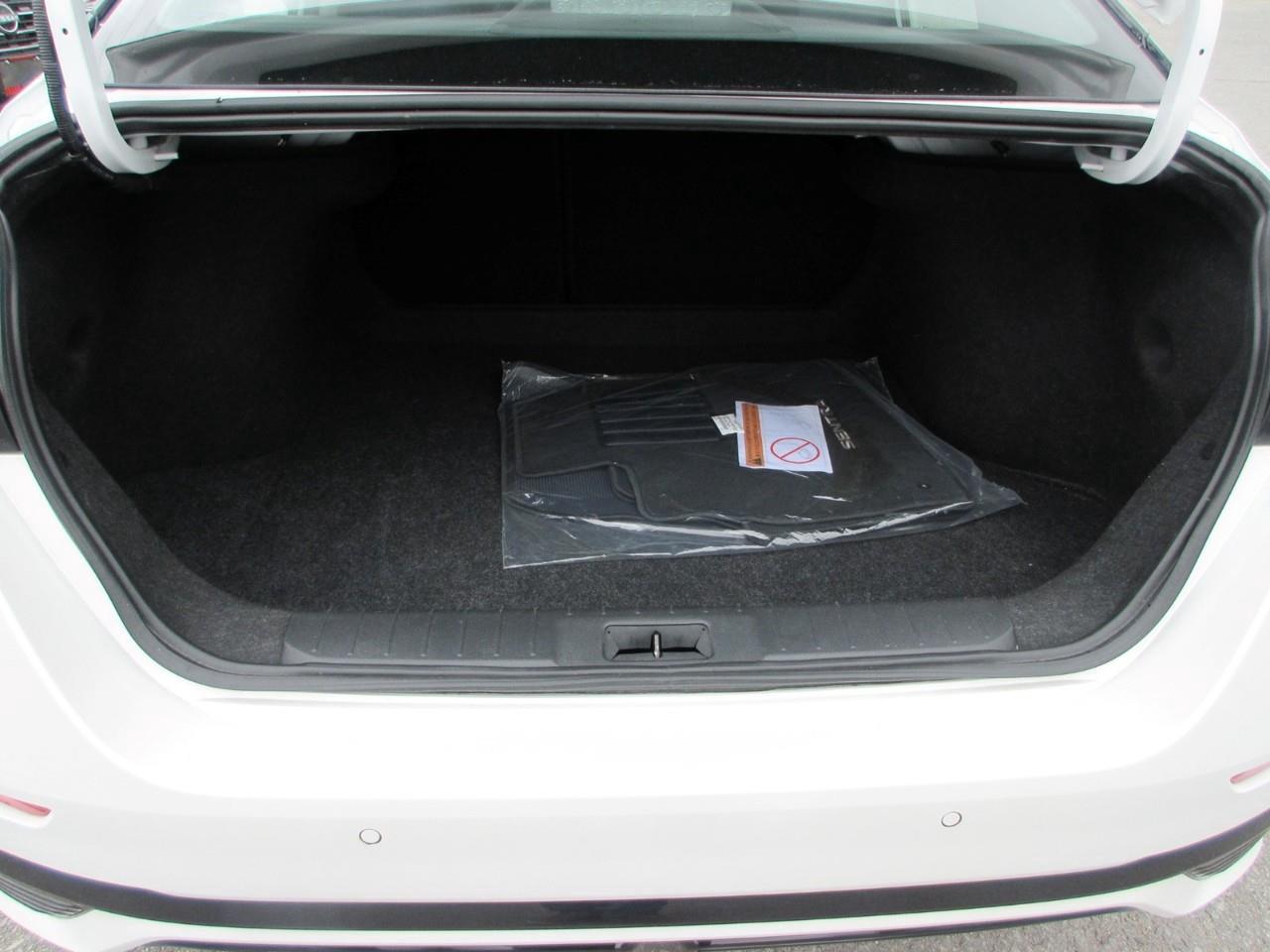 2024 Nissan Sentra SR Photo