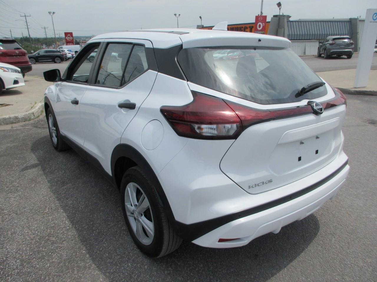 2024 Nissan Kicks S Photo2