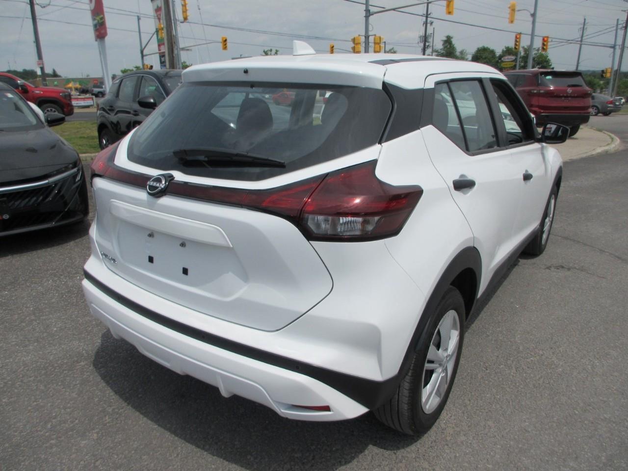 2024 Nissan Kicks S Photo