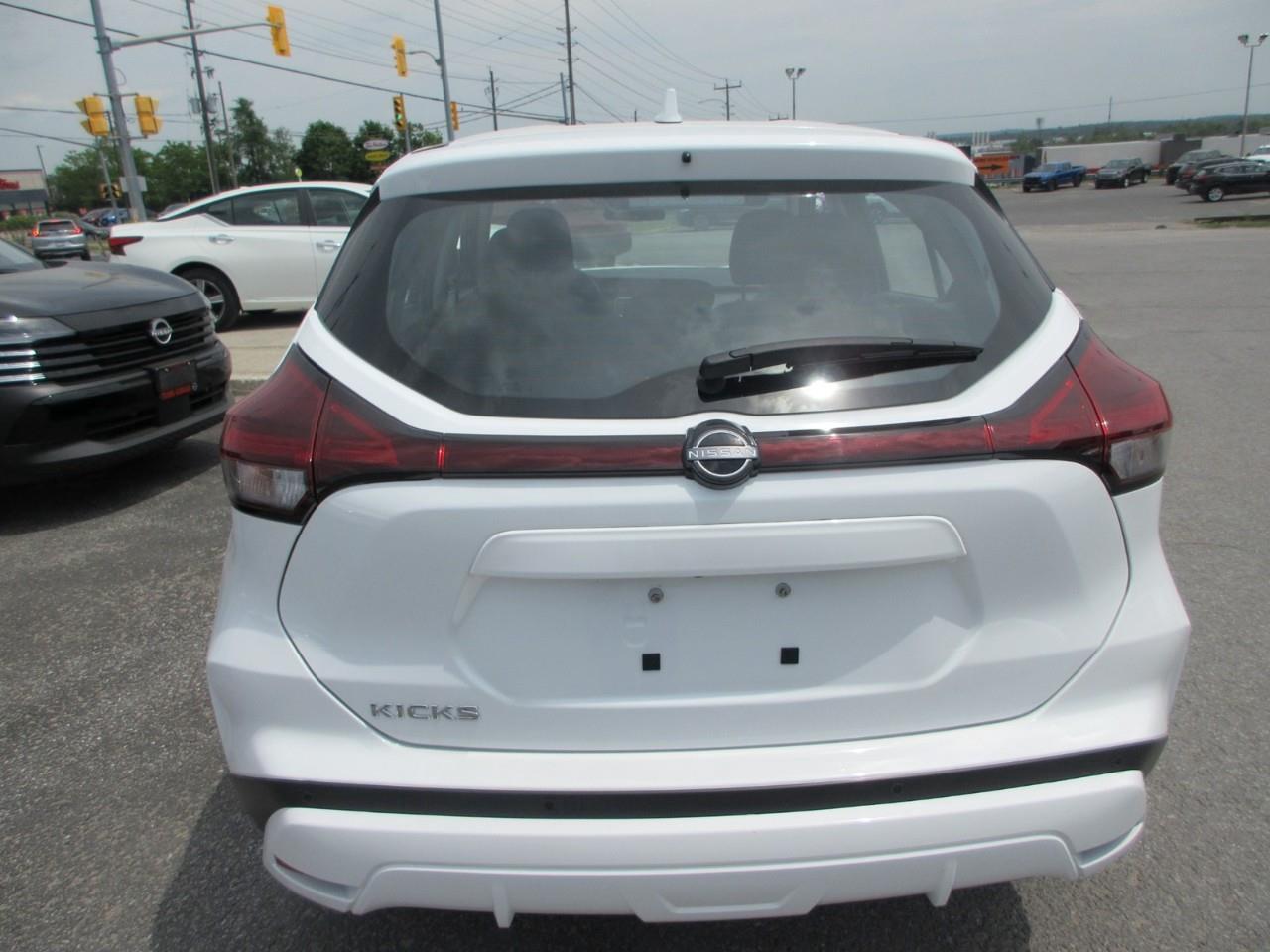 2024 Nissan Kicks S Photo3