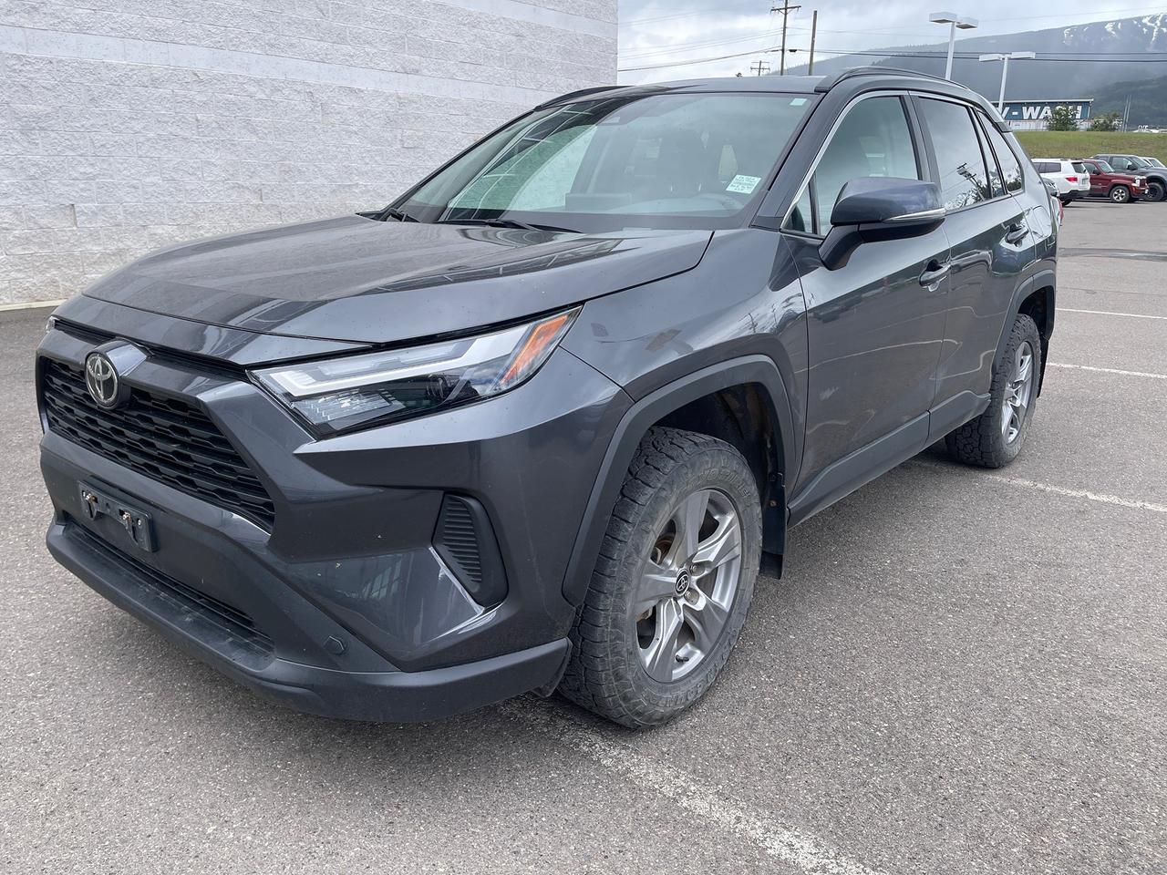2023 Toyota RAV4 XLE Photo0