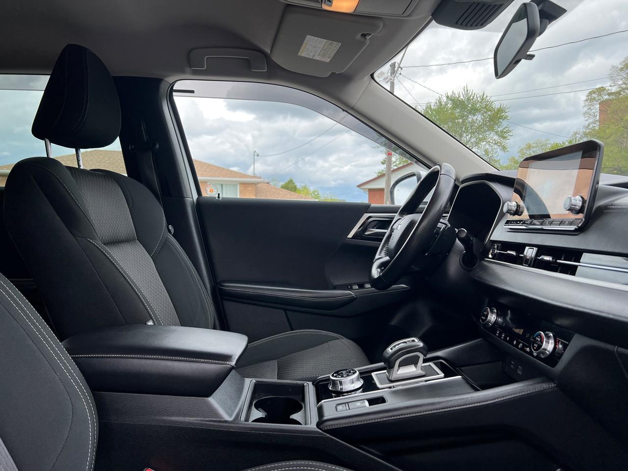 2022 Mitsubishi Outlander ES S-AWC Photo