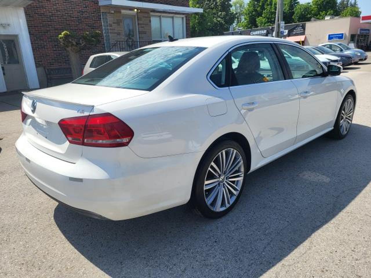 2015 Volkswagen Passat COMFORTLINE Photo2