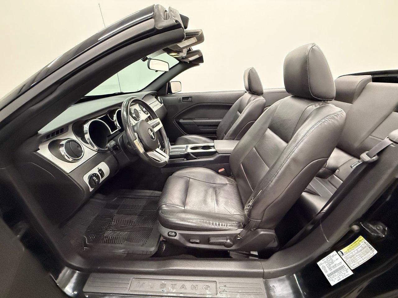 2005 Ford Mustang  Photo