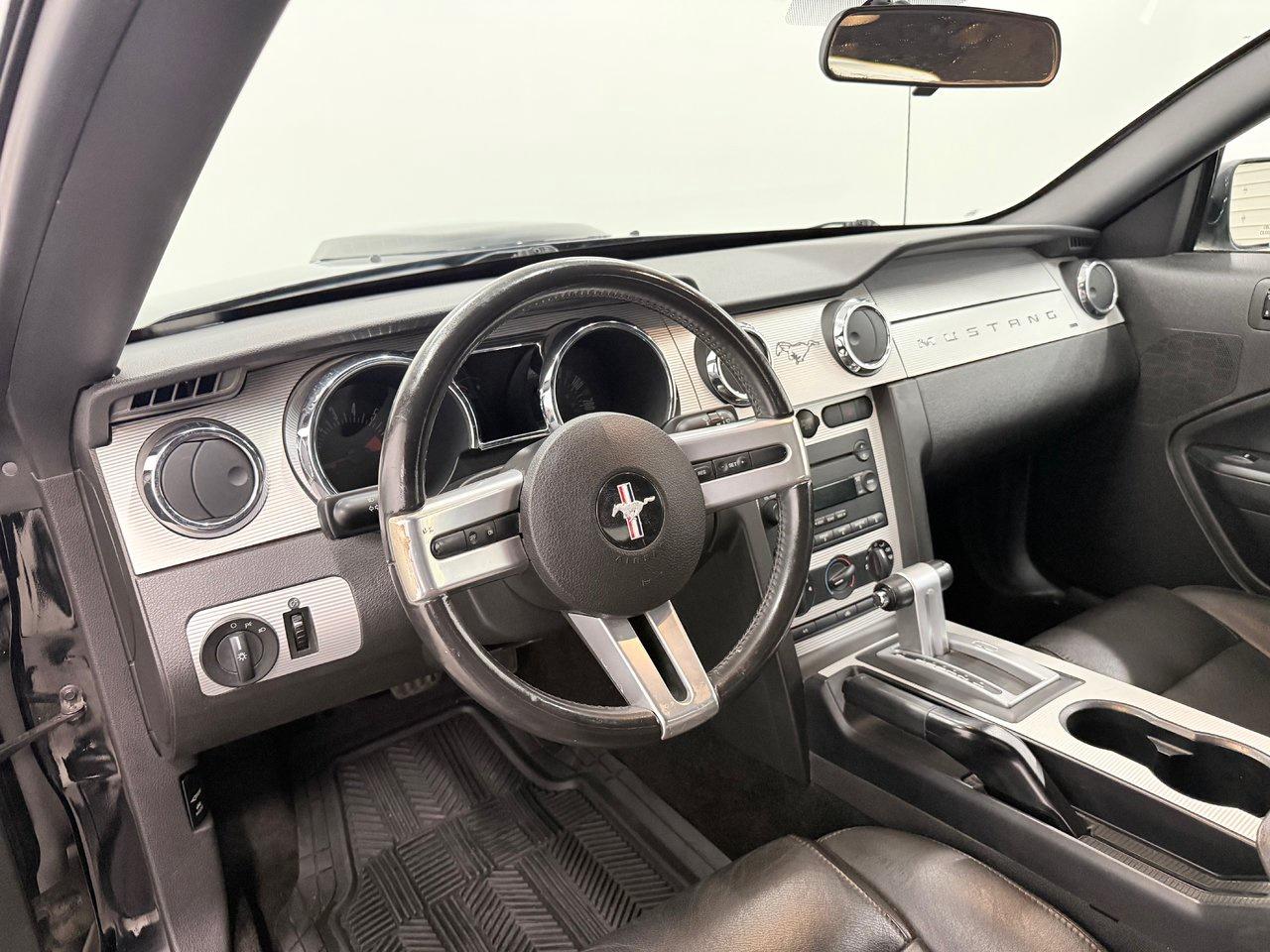 2005 Ford Mustang  Photo