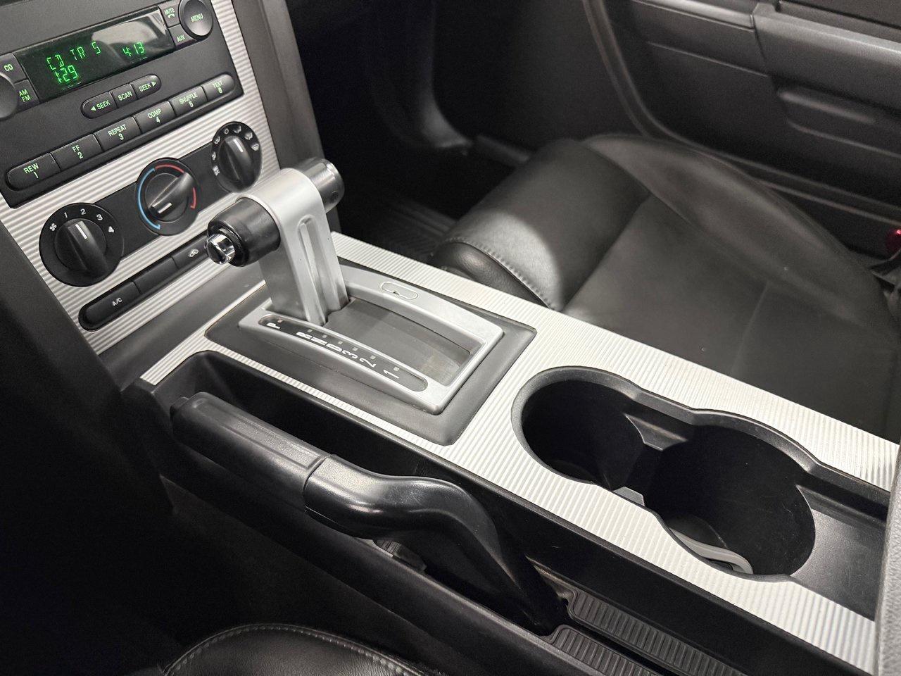 2005 Ford Mustang  Photo