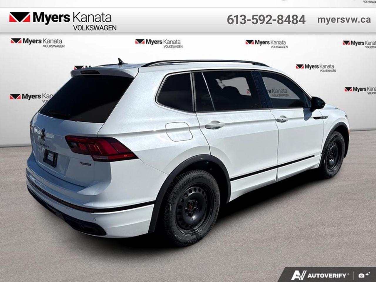 2022 Volkswagen Tiguan Comfortline R-Line Black Edition Photo