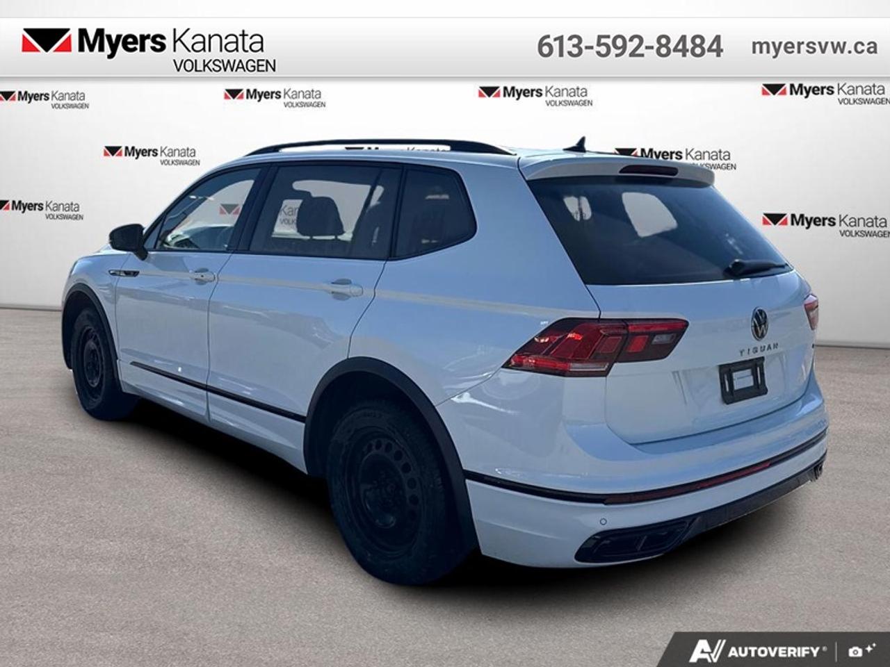 2022 Volkswagen Tiguan Comfortline R-Line Black Edition Photo