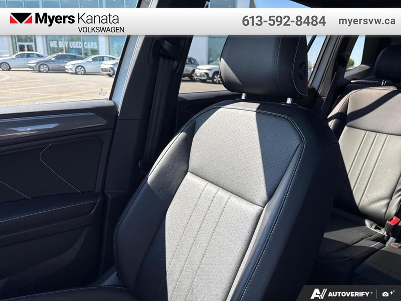 2022 Volkswagen Tiguan Comfortline R-Line Black Edition Photo