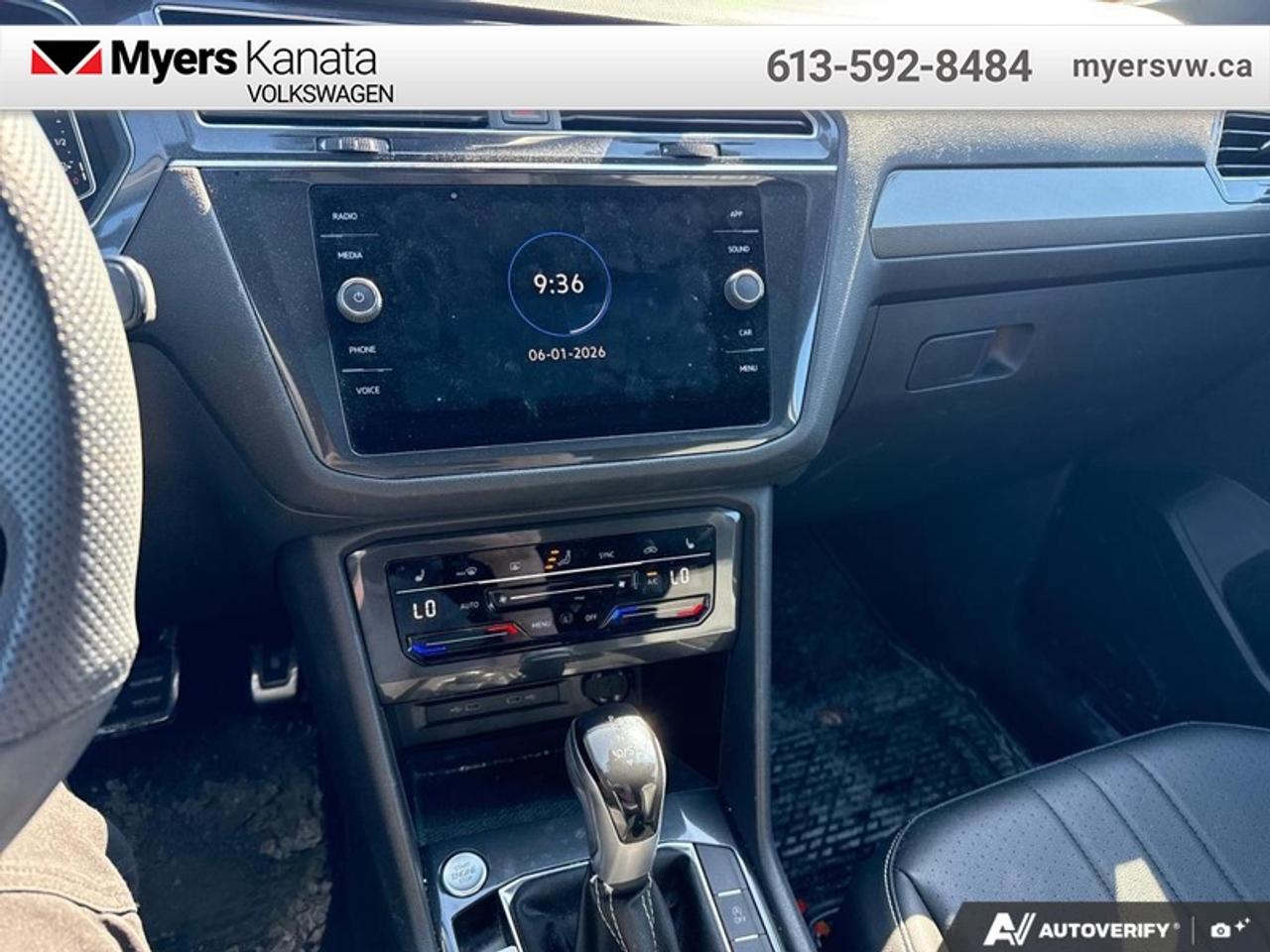 2022 Volkswagen Tiguan Comfortline R-Line Black Edition Photo