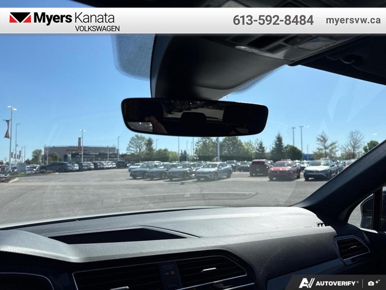 2022 Volkswagen Tiguan Comfortline R-Line Black Edition Photo