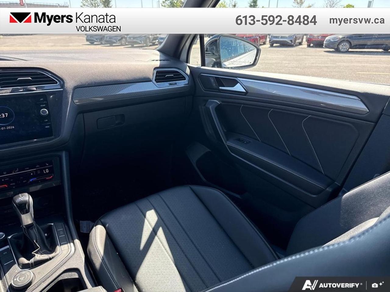 2022 Volkswagen Tiguan Comfortline R-Line Black Edition Photo