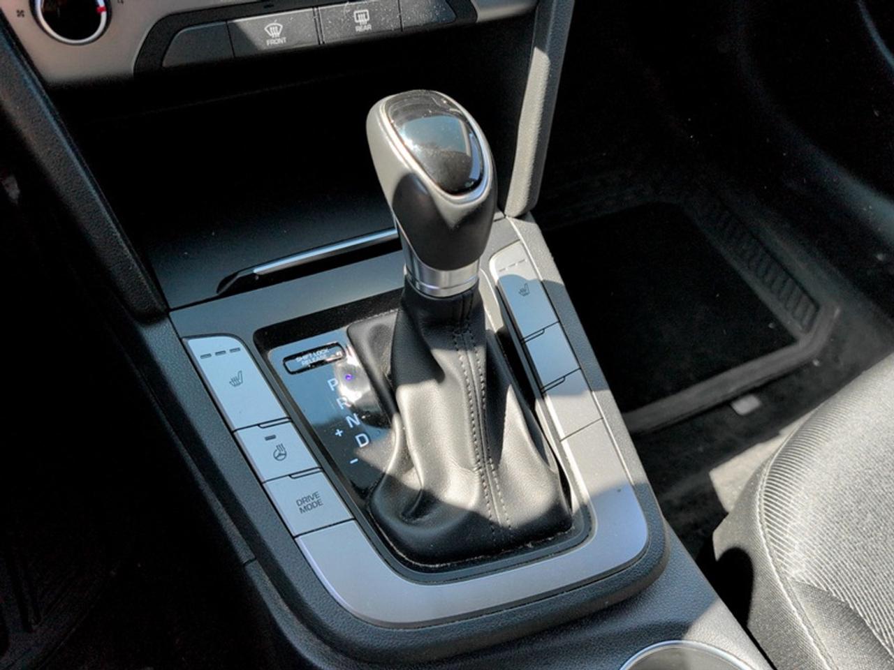 2018 Hyundai Elantra GL  **ONE OWNER** Photo