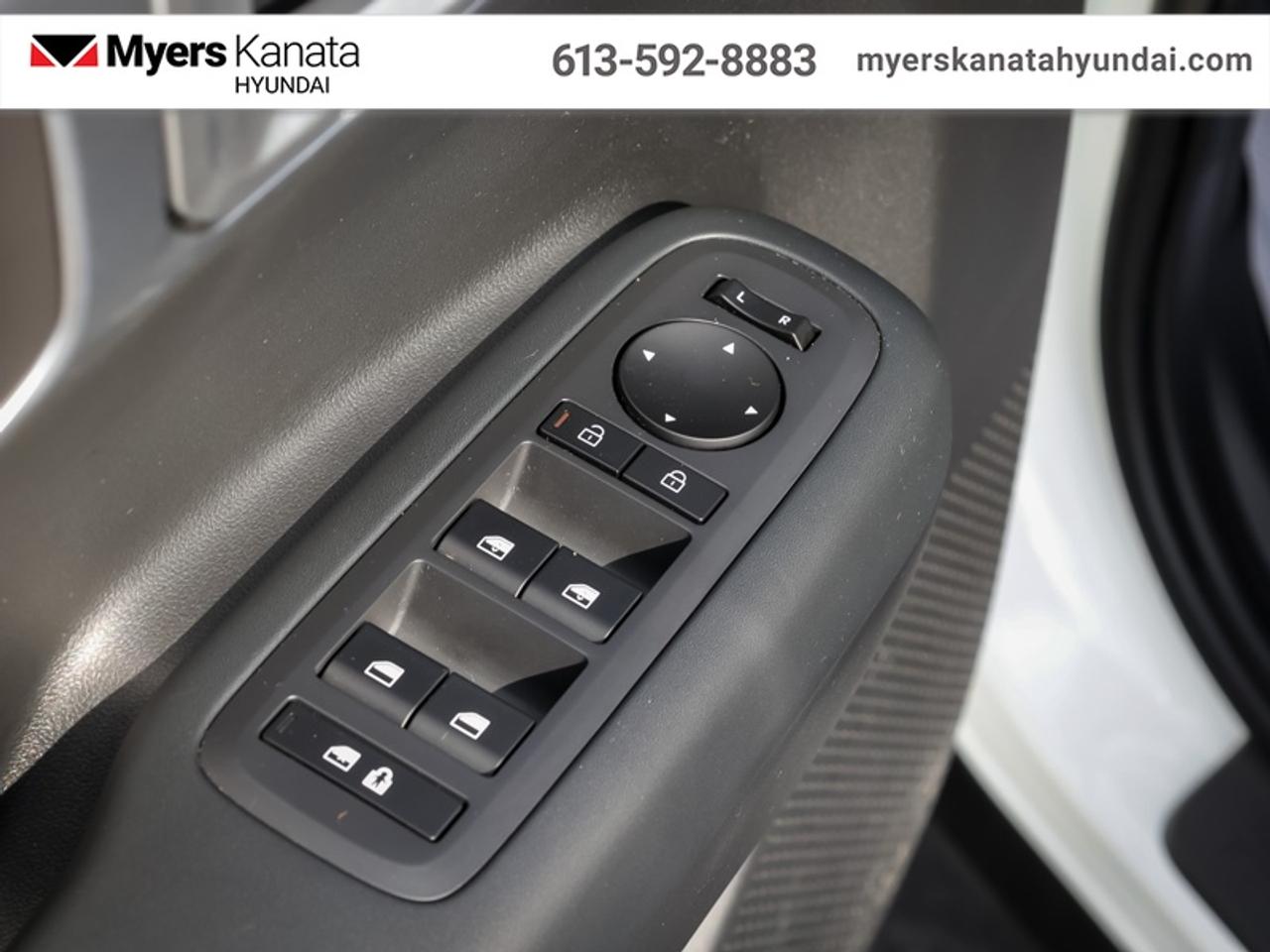 2025 Hyundai Santa Fe Hybrid Preferred w/Trend Pkg Photo