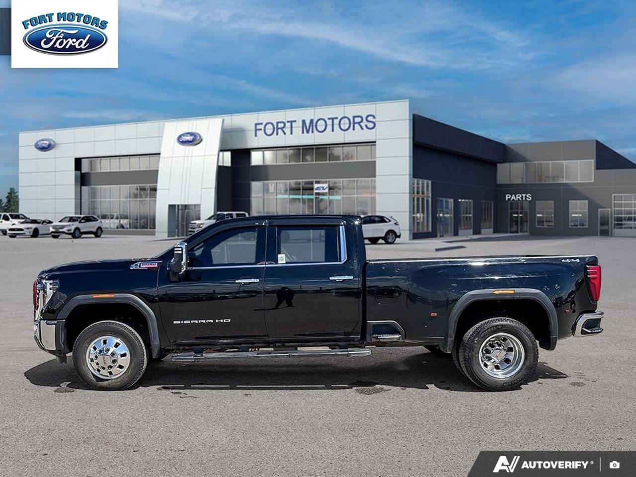 2025 GMC Sierra 3500 SLT Photo2