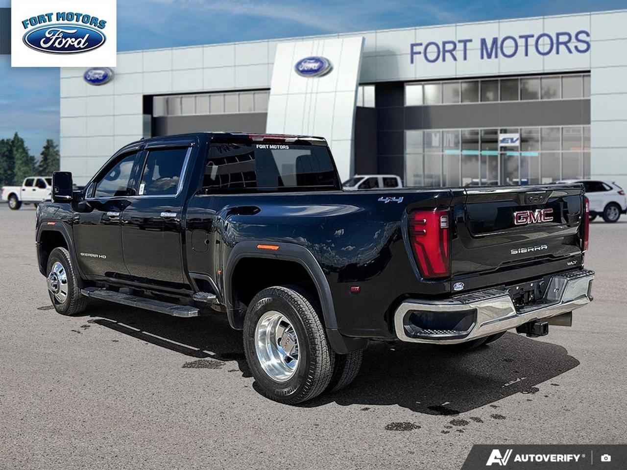 2025 GMC Sierra 3500 SLT Photo3