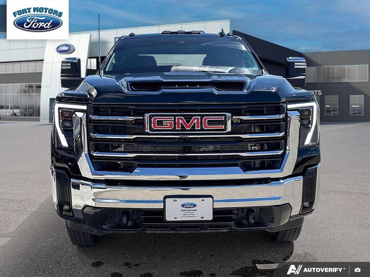 2025 GMC Sierra 3500 SLT Photo1