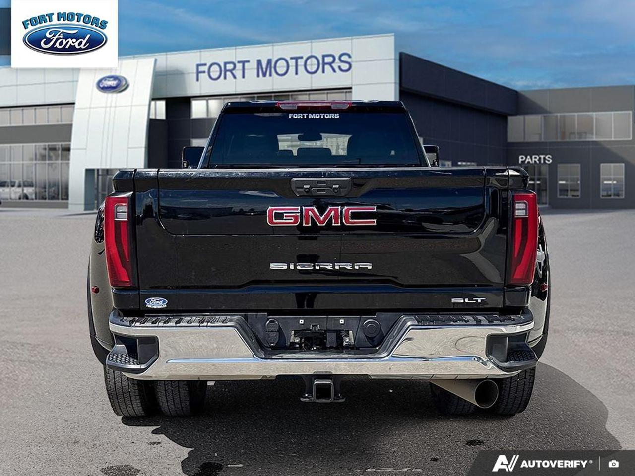 2025 GMC Sierra 3500 SLT Photo4