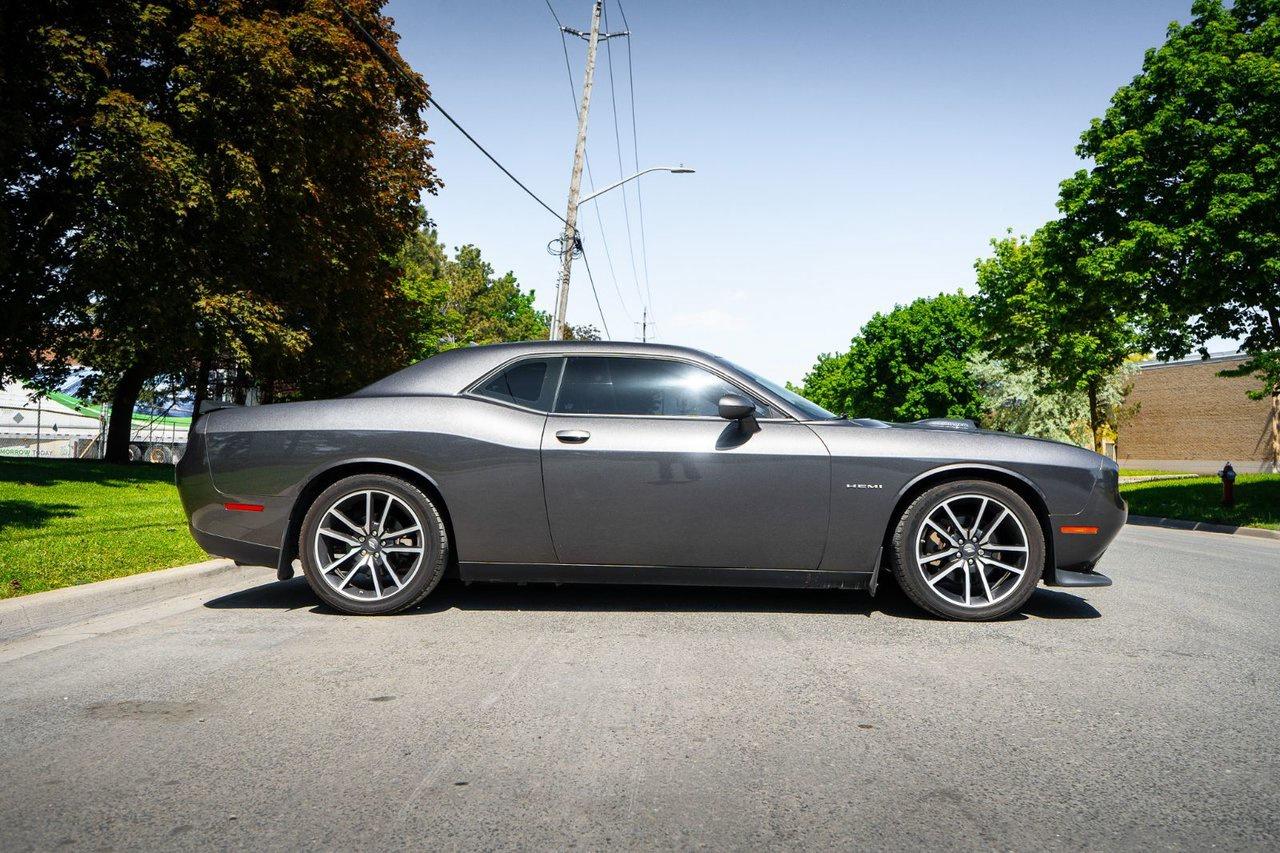 2022 Dodge Challenger R/T SHAKER Photo3