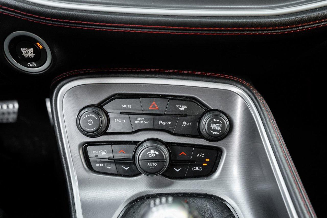 2022 Dodge Challenger R/T SHAKER Photo