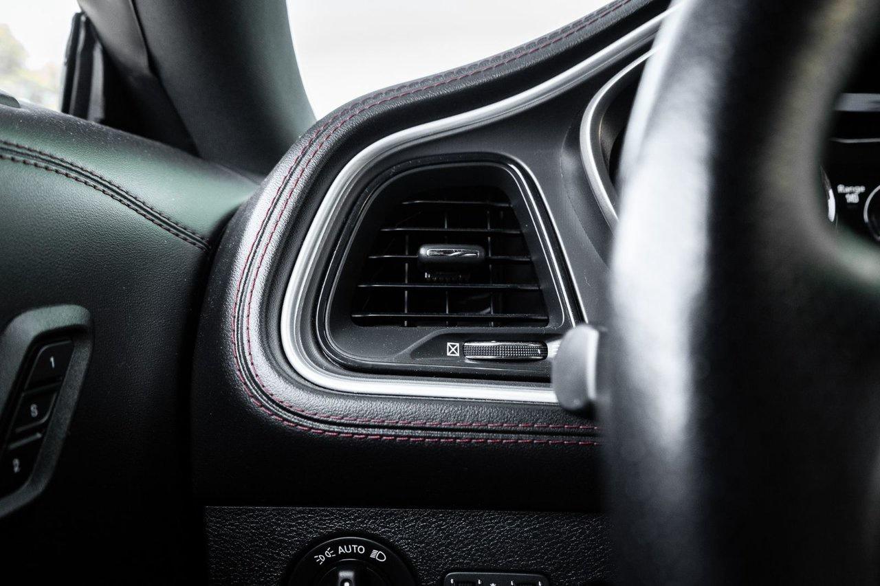 2022 Dodge Challenger R/T SHAKER Photo