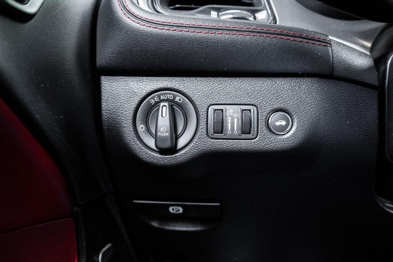 2022 Dodge Challenger R/T SHAKER Photo