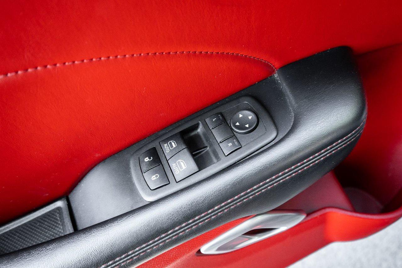 2022 Dodge Challenger R/T SHAKER Photo