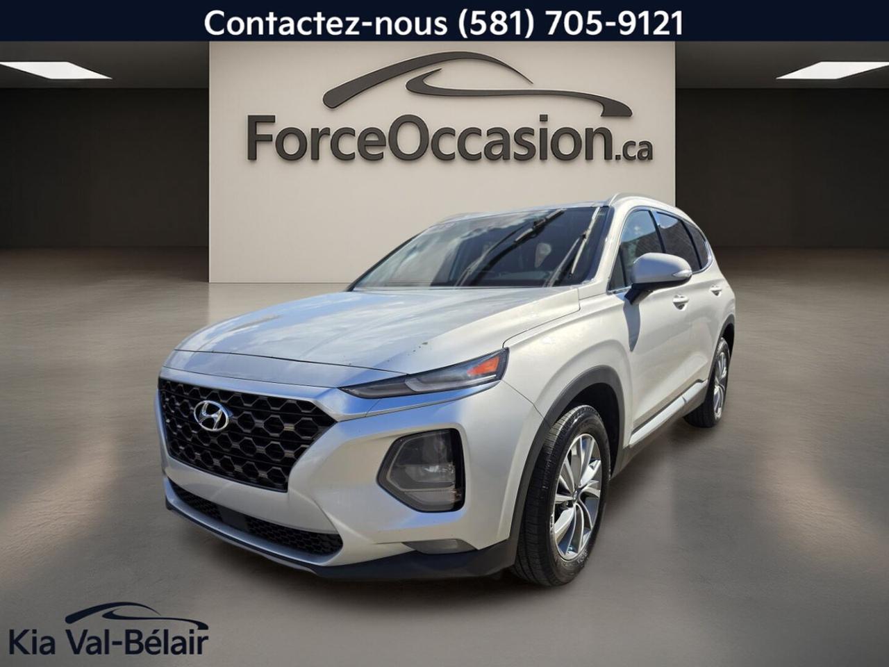 Jamais accidenté // Inspecté en 135 points

Le Hyundai Santa Fe PREFERRED * AWD * TURBO * TOIT * GPS * CRUISE * VOLANT CHAUFF * 2019 usagé propose un format pratique à 4 portes, une carrosserie argent avec intérieur noir, ainsi quun moteur 2,0 litres sans plomb jumelé à une transmission automatique. Avec 122 381 km à lodomètre, il mise sur un bon niveau déquipement recherché au quotidien à Québec.

CARACTÉRISTIQUES SANTA FE PREFERRED * AWD * TURBO * TOIT * GPS * CRUISE * VOLANT CHAUFF *
»» Moteur 2,0 litres avec transmission automatique 8 vitesses
»» Rouage intégral AWD pour meilleure motricité
»» Toit ouvrant panoramique en verre
»» Caméra de recul et démarrage bouton-poussoir

CARACTÉRISTIQUES DE SÉCURITÉ AVANCÉES
»» Avertissement de sortie de voie inclus
»» Surveillance des angles morts intégrée
»» Caméra de recul pour manoeuvres simples
»» Coussins gonflables latéraux et latéraux de tête

PERFORMANCE ET EFFICACITÉ
»» Moteur 2,0 litres à essence
»» Transmission automatique à 8 vitesses
»» Direction assistée pour conduite plus légère
»» Contrôle de stabilité et freins ABS

CONFORT
»» Sièges avant chauffants pour lhiver
»» Siège conducteur à réglage électrique
»» Climatisation automatique à deux zones
»» Rétroviseurs chauffants et vitres électriques

TECHNOLOGIE ET CONNECTIVITÉ
»» Intégration Bluetooth pour appels mains libres
»» Commandes audio pratiques au volant
»» Radio satellite et radio HD
»» Rétroviseur intérieur électrochromatique inclus

ESPACE DE CHARGEMENT
»» Accès au coffre arrière pratique
»» 4 portes pour chargement simplifié
»» Pneu de secours inclus dorigine
»» Banquette et coffre utiles au quotidien

RÉCOMPENSES ET RECONNAISSANCES
»» Top Safety Pick Plus, Insurance Institute for Highway Safety, 2019

APPRÉCIÉ DES AUTRES PROPRIÉTAIRES
»» Conduite stable et rassurante en toute saison
»» Habitacle silencieux sur route et autoroute
»» Sièges avant chauffants très appréciés lhiver
»» Visibilité utile avec caméra de recul

GARANTIE
»» Garantie légale seulement
»» Garantie dusage
»» Garantie de durée raisonnable
»» Garantie contre les vices cachés

Ce Hyundai Santa Fe PREFERRED * TURBO * AWD * TOIT * CARPLAY * CAMÉRA 2019 se distingue par son équipement bien choisi, incluant le toit panoramique, les aides à la conduite recherchées, les sièges avant chauffants et le siège conducteur électrique. Son rouage intégral AWD, sa transmission automatique à 8 vitesses et son moteur 2,0 litres en font un VUS polyvalent pour les trajets urbains comme pour les déplacements hors ville.

Sa présentation argent avec intérieur noir lui donne une allure sobre et actuelle. Les équipements comme les rétroviseurs chauffants, le contrôle de climatisation à deux zones, le volant en cuir, les phares automatiques, les antibrouillards et les commandes audio au volant ajoutent des éléments concrets de confort et dagrément. Chez Kia Val-Bélair à Québec, ce véhicule usagé représente une option intéressante pour lacheteur qui veut un VUS Hyundai bien équipé, avec des caractéristiques précises et utiles au quotidien.

Le NIV de ce Hyundai Santa Fe PREFERRED * AWD * TURBO * TOIT * GPS * CRUISE * VOLANT CHAUFF * 2019 est le 5NMS3CAA2KH052371.

Garantie prolongée disponible, livraison en 48h