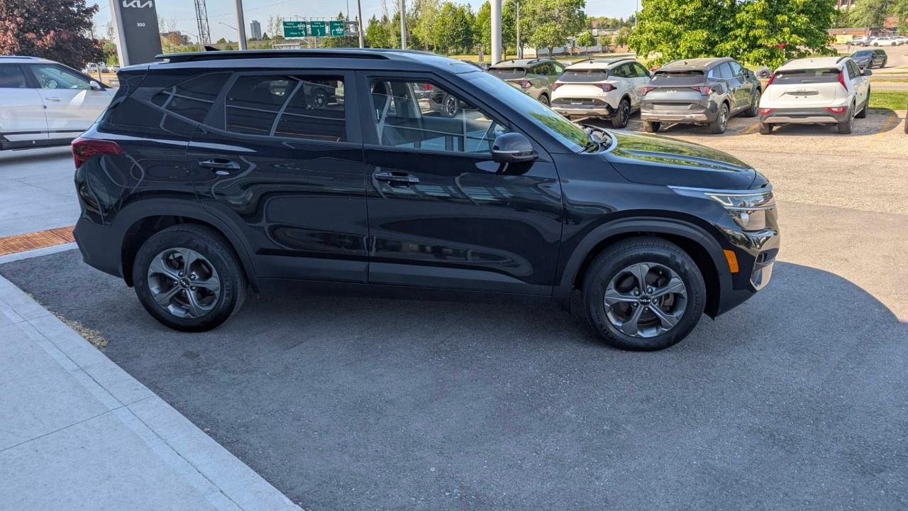 2022 Kia Seltos LX FWD Photo3