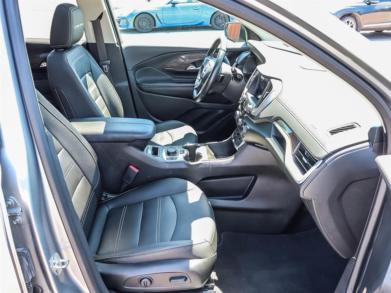 2023 GMC Terrain Denali Photo