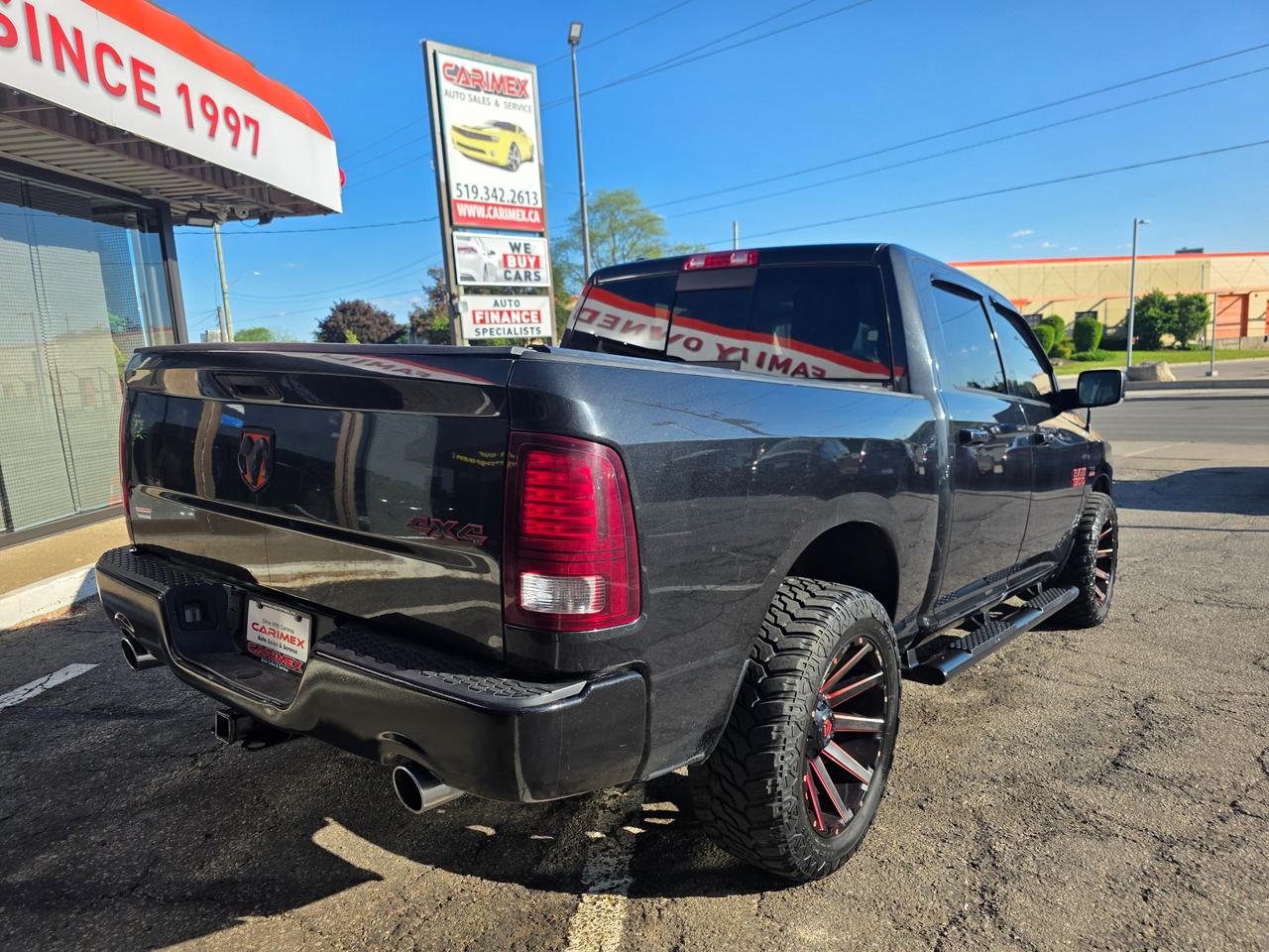 2016 RAM 1500 Sport V8 | Crew Cab | 4x4 | Navi | Tow Pkg | Sunroof | Apline Sound Photo4