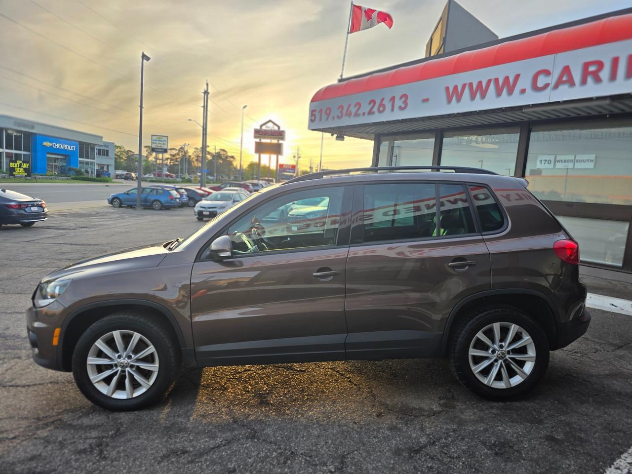 2015 Volkswagen Tiguan Comfortline ACCIDENT FREE | LOW KMS | LEATHER | SUNROOF Photo