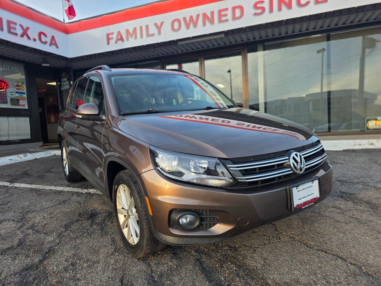 2015 Volkswagen Tiguan Comfortline ACCIDENT FREE | LOW KMS | LEATHER | SUNROOF Photo