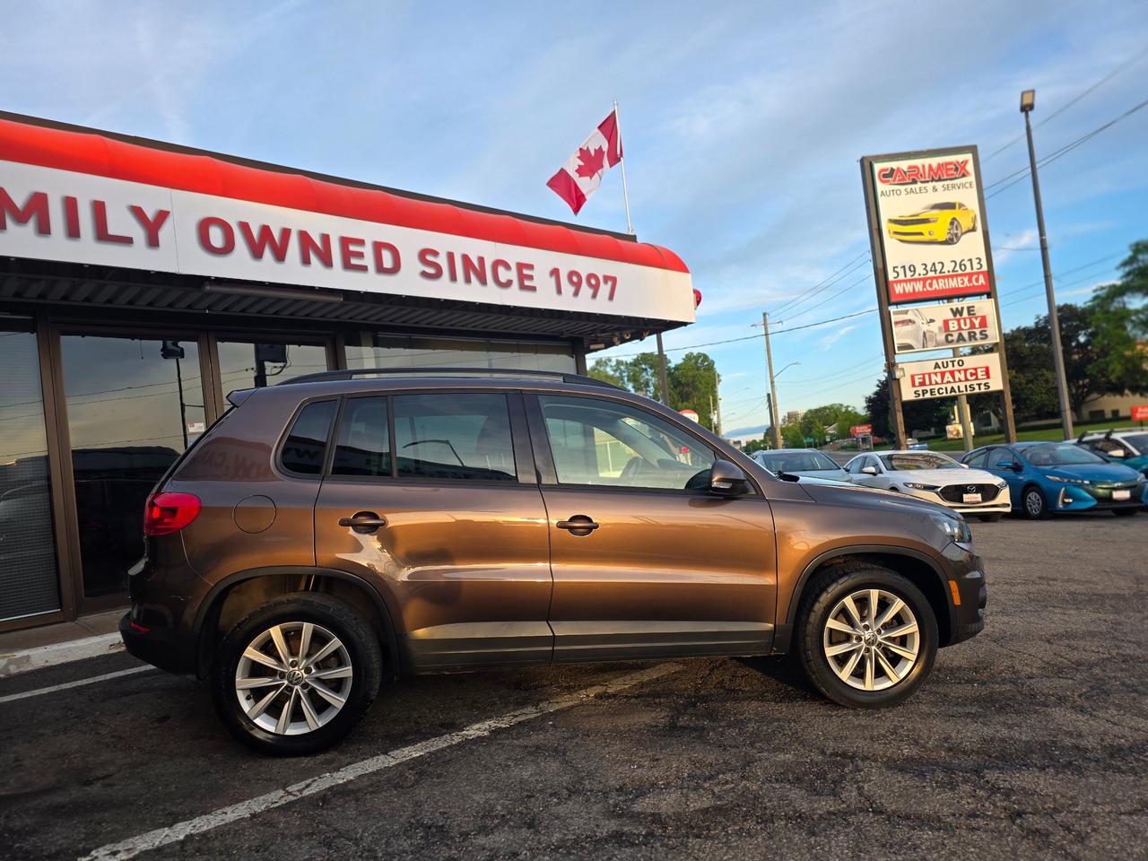 2015 Volkswagen Tiguan Comfortline ACCIDENT FREE | LOW KMS | LEATHER | SUNROOF Photo