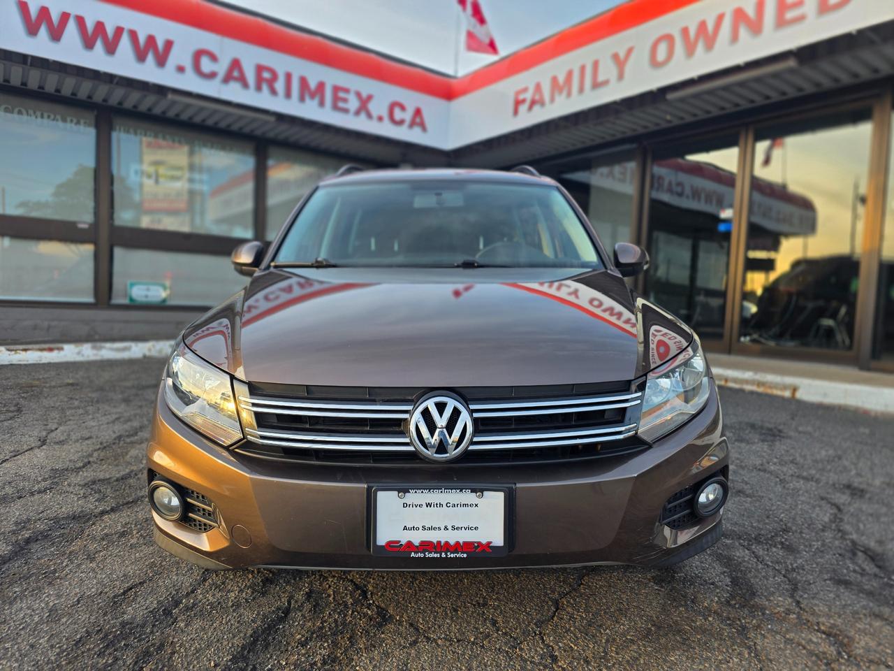 2015 Volkswagen Tiguan Comfortline ACCIDENT FREE | LOW KMS | LEATHER | SUNROOF Photo