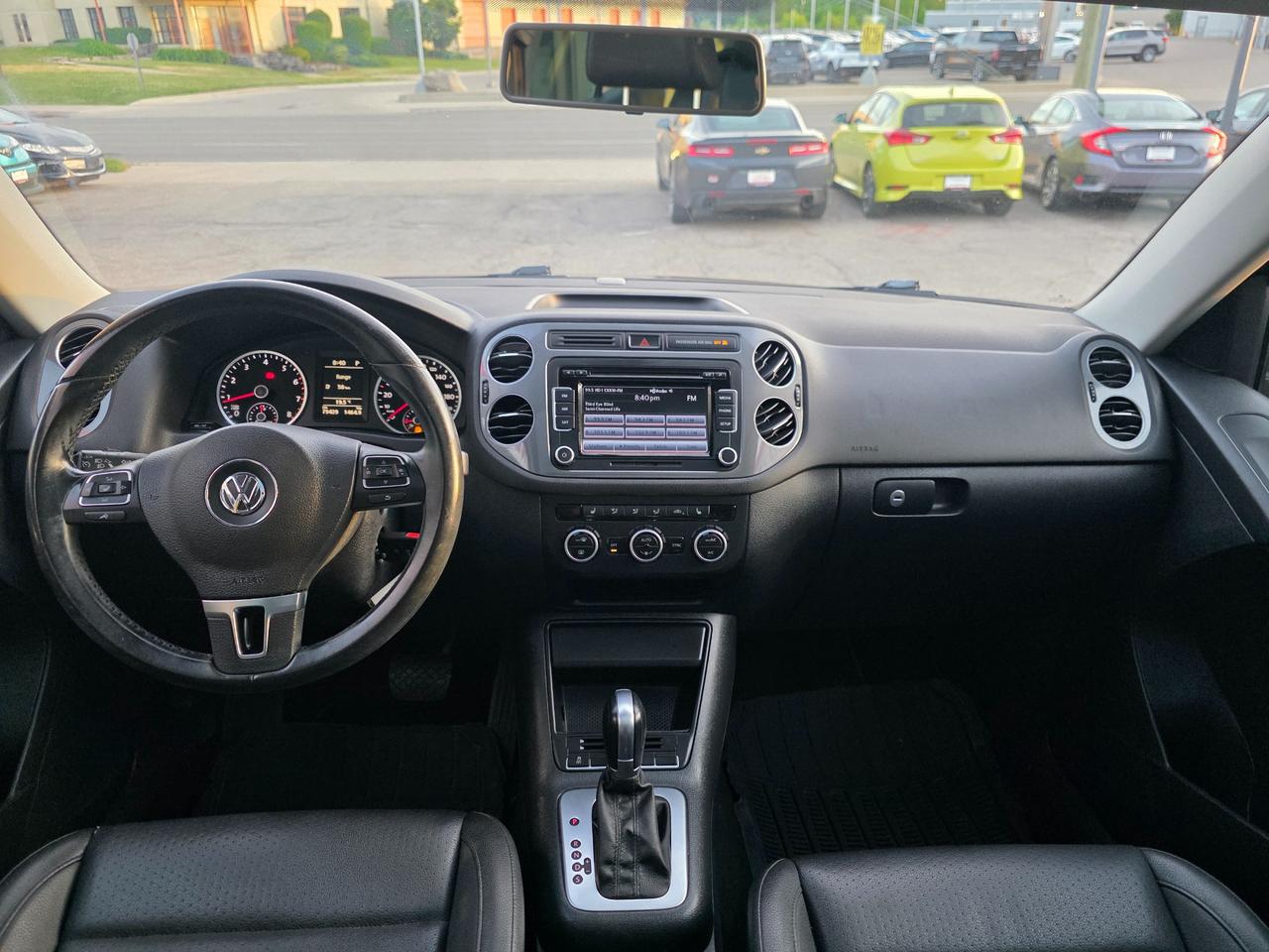 2015 Volkswagen Tiguan Comfortline ACCIDENT FREE | LOW KMS | LEATHER | SUNROOF Photo