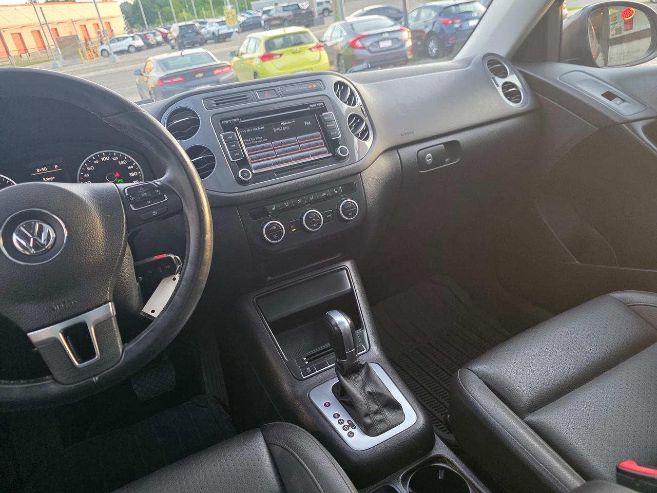 2015 Volkswagen Tiguan Comfortline ACCIDENT FREE | LOW KMS | LEATHER | SUNROOF Photo