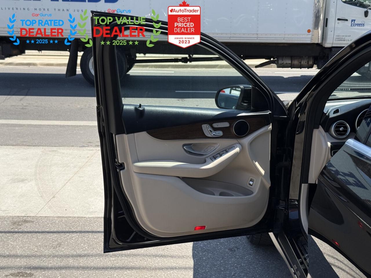 2020 Mercedes-Benz GLC-Class 300 | PREMIUM PKG | PANO | CARPLAY Photo