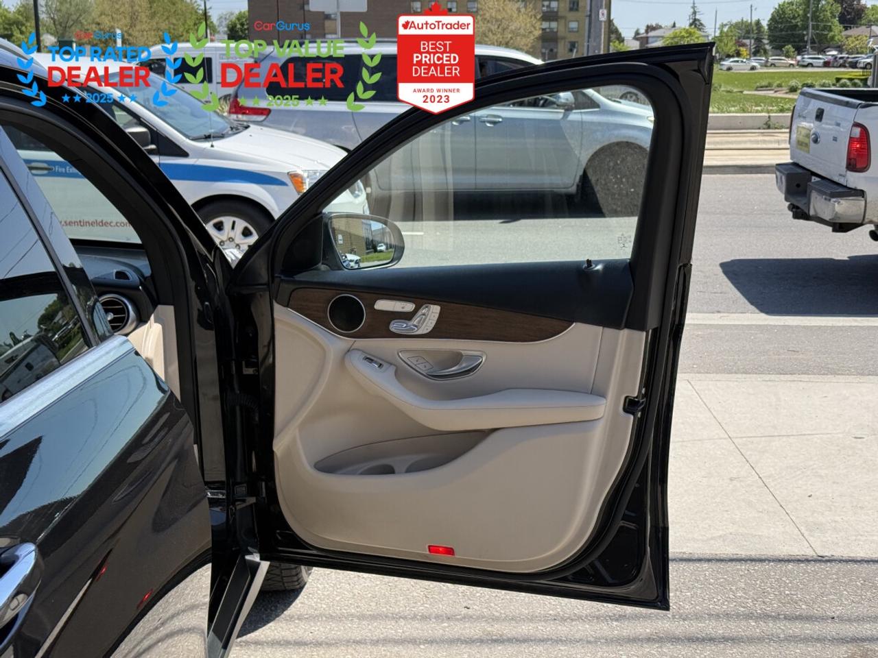 2020 Mercedes-Benz GLC-Class 300 | PREMIUM PKG | PANO | CARPLAY Photo