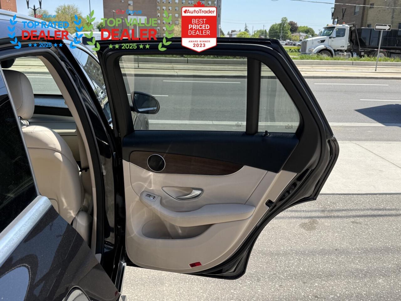 2020 Mercedes-Benz GLC-Class 300 | PREMIUM PKG | PANO | CARPLAY Photo