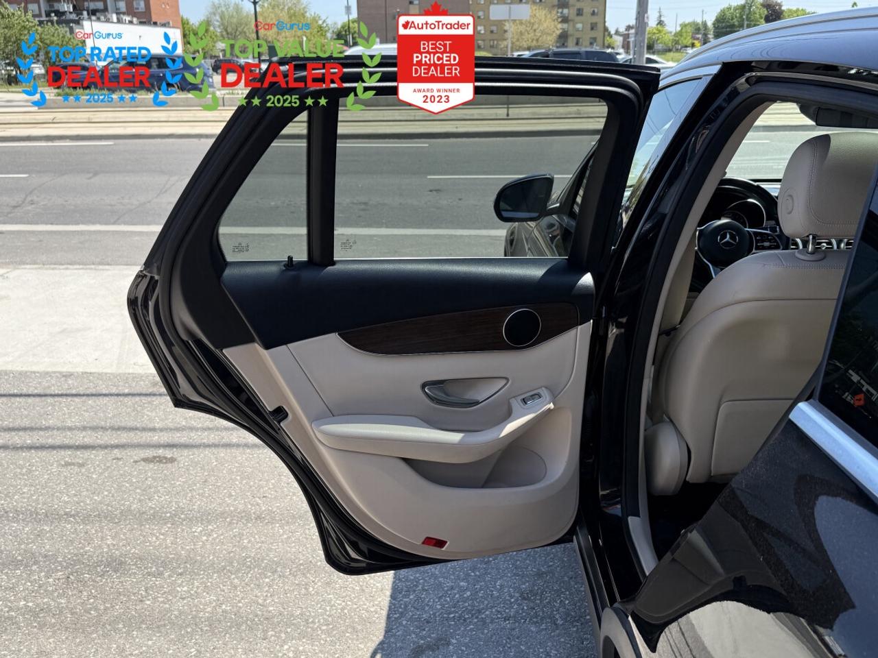 2020 Mercedes-Benz GLC-Class 300 | PREMIUM PKG | PANO | CARPLAY Photo