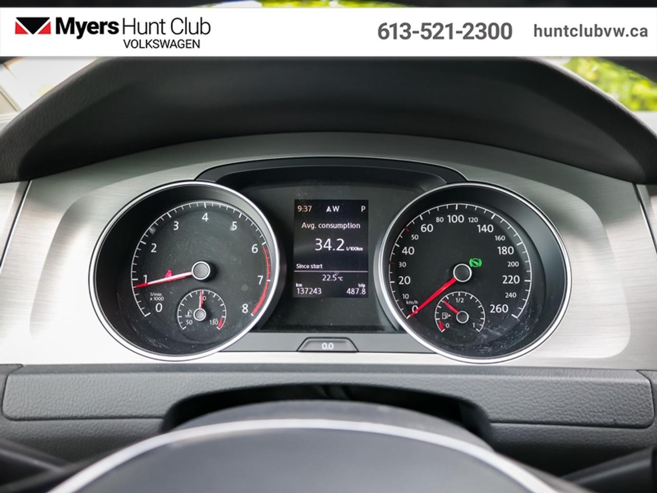 2016 Volkswagen Golf TRENDLINE Photo
