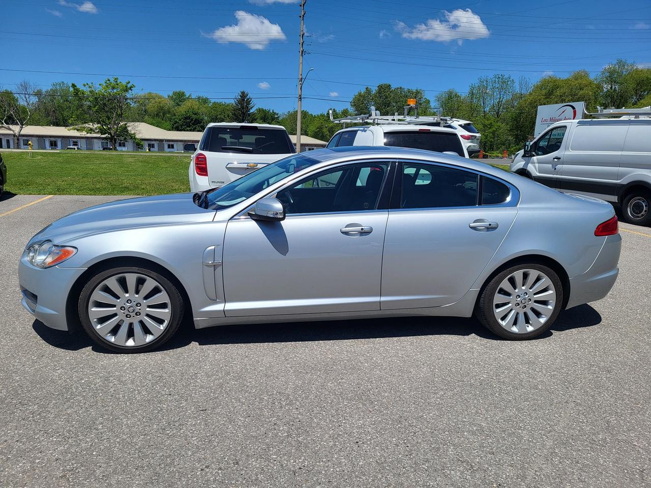 2009 Jaguar XF Premium Luxury Photo