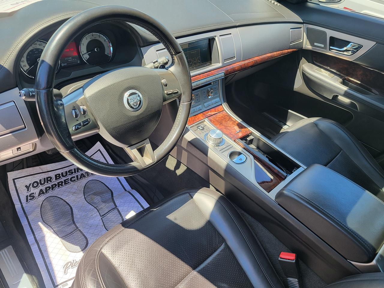 2009 Jaguar XF Premium Luxury Photo